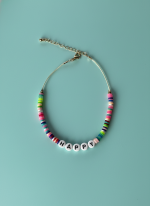 پابند دخترانه مهره‌ای | مدل طرح HAPPY رنگین‌کمانی (فیمو)