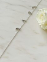 پابند زنانه نگین‌دار | مدل طرح LOVE آویزدار (نقره‌ای) - تصویر 3