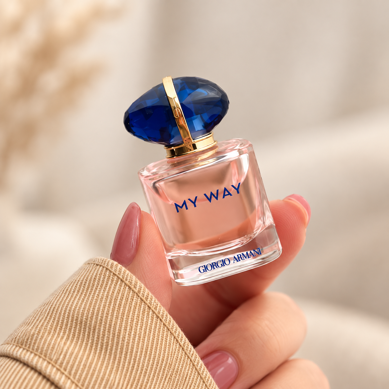 عطر مینیاتوری زنانه رین هارد My Way حجم 7 میل عطر مینیاتوری زنانه رین هارد مدل My Way حجم 7 میل - تصویر 1
